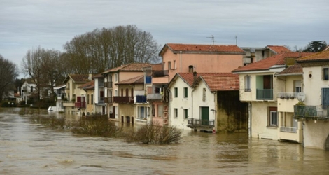 Des maisons inondées à Peyrehorade, le 14 décembre 2019 dans les Landes.
