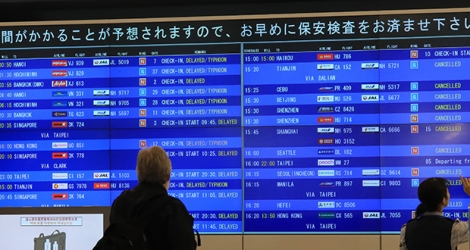 De nouveaux détails émergeaient lundi au fil des heures sur la fuite de Carlos Ghosn qui, selon des médias nippons, aurait pris un train de Tokyo à Osaka.