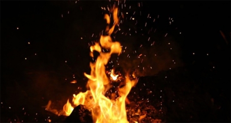Mardi 7 janvier aux alentours de 17 heures, le feu s’est déclaré dans une villa de Grand-Baie. Le locataire a pu venir à bout des flammes.