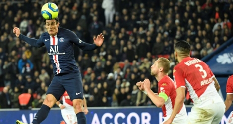 L'attaquant uruguayen du Paris-SG, Edinson Cavani (g), lors du match de Ligue 1 face à Monaco, au Parc des Princes, le 12 janvier 2020.