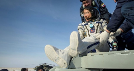 Photo diffusée par la Nasa de l'astronaute américaine Christina Koch extraite de la capsule Soyouz MS-13 peu après son atterrissage au Kazakhstan, le 6 février 2020.