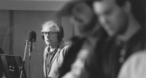 Bernie Sanders en studio en 1987 pour la chanson 