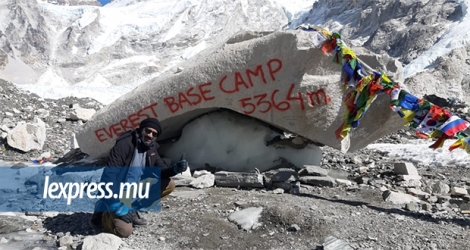 Vicky Koonja, heureux d’arriver au camp de base de l’Everest.