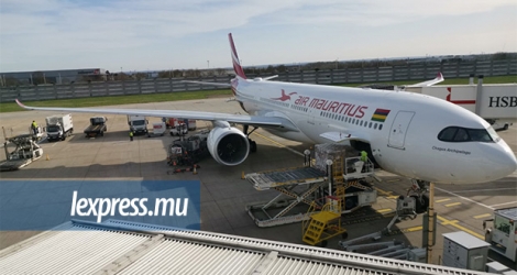 L’avion d’Air Mauritius qui s’apprêtait à décoller de Londres, ce samedi 21 mars, pour ramener nos compatriotes.
