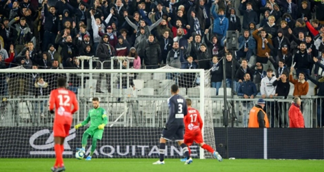 Des supporters bordelais lors d'une rencontre de Ligue 1 opposant Bordeaux à Nîmes le 3 décembre 2019.