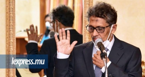 Asraf Caunhye a prêté serment à la State House ce mercredi 6 mai comme chef juge.