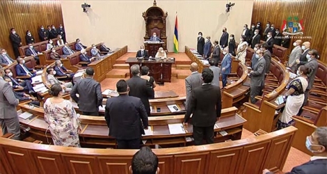 Les deux projets de loi ont été votés au Parlement.