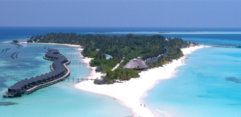 Une Mauricienne employée jusqu’ici comme «Guest Relations Officer» dans un hôtel aux Maldives a entré une action en cour contre l’Etat qui refuse le droit d’atterrissage à 43 Mauriciens bloqués dans ce pays. 
