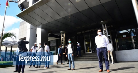 Le syndicat a tenu une manifestation devant le bâtiment d’Air Mauritius aujourd'hui.