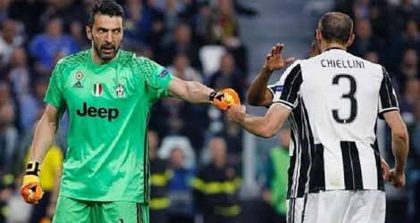 Gianluigi Buffon et Giorgio Chiellini ont renouvelé leur contrat pour une année de plus avec la Juventus.