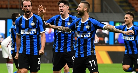 L'Inter a pourtant mal débuté contre le Torino (16e) lundi, avec une énorme et erreur de son habituellement très fiable gardien Handanovic, transformée en but par Belotti (17e).