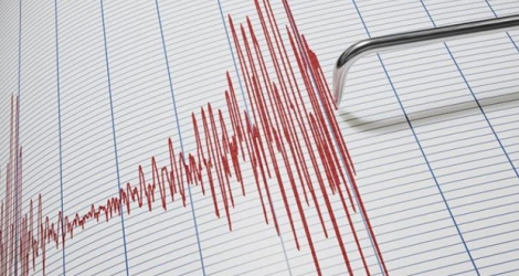 Le tremblement de terre a été ressenti à des centaines de kilomètres à la ronde et a été suivi par plusieurs secousses secondaires, la plus forte d'une magnitude de 5,7.
