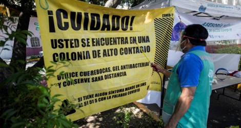 Un stand de dépistage du coronavirus dans une rue de Mexico, le 7 août 2020.