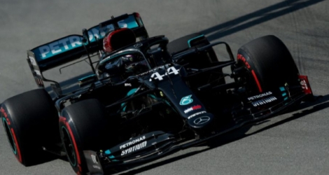 Le Britannique Lewis Hamilton (Mercedes) lors de la 2e séance d'essais libres du GP d'Espagne de F1, le 14 août 2020 à Montmelo, près de Barcelone Photo ALBERT GEA. AFP