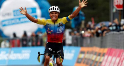 Le coureur de l'Education First Jonathan Caicedo vainqueur de la 3e étape du Tour d'Italie sur les pentes de l'Etna, le 5 octobre 2020 Photo Luca BETTINI. AFP