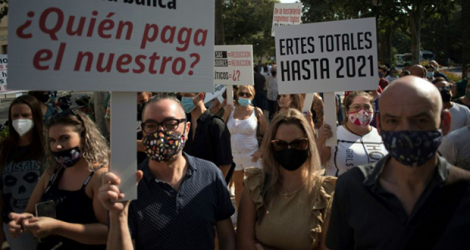 Manifestation contre les restrictions anti-Covid-19 imposées au secteur de la restauration en Espagne, le 22 septembre 2020 à Malaga.