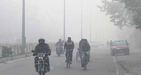 Brouillard de pollution à Amritsar en décembre 2019, en Inde.