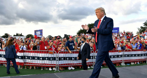 Le président américain entame un meeting de campagne à The Villages, en Floride, le 23 octobre 2020.
