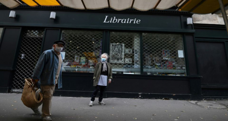Une librairie fermée, le 30 octobre 2020 à Paris, premier jour du 2e confinement.