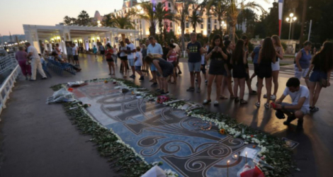 Hommage aux victimes de l'attentat de Nice de 2016, le 14 juillet 2017 sur la Promenade des Anglais à Nice Photo Valery HACHE. AFP