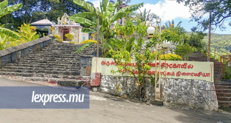 L’un des plus anciens temples tamouls du pays, l’Aroul Migou Dhandayoudhabani Swami Kovil, attire Mauriciens et touristes.