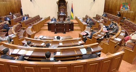 Les ministres ont eu à répondre à diverses questions, mardi 10 novembre, à l’Assemblée nationale.