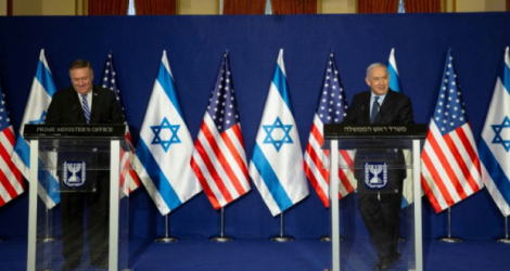 Le secrétaire d'Etat américain Mike Pompeo (G) et le Premier ministre israélien Benjamin Netanyahu (D) lors d'une conférence de presse le 19 novembre 2020 à Jérusalem Photo Maya ALLERUZZO. AFP