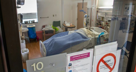 Un malade du Covid-19 dans l'unité de soins intentifs de l'hôpital de Tarzana, en Californie, le 18 décembre 2020.