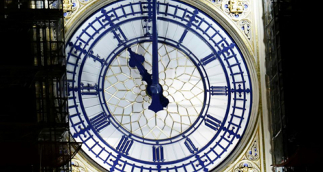 Big Ben marque 23h, l'heure du départ du Royaume-Uni du marché unique européen, le 31 décembre 2020 à Londres.