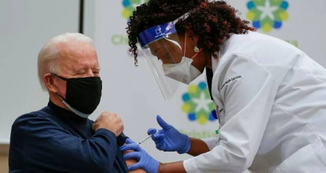 Le président élu américain Joe Biden a reçu sa première dose du vaccin contre le Covid-19 le 21 décembre 2020 Alex Edelman AFP/Archives