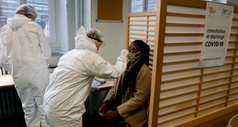 Un centre de dépistage du Covid-19 par tests antigéniques, en novembre, à Paris.