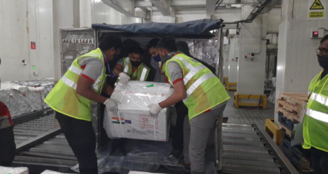 Les premières cargaisons de dons ont quitté l’Inde hier. Crédit : Ministry of External Affairs, India.