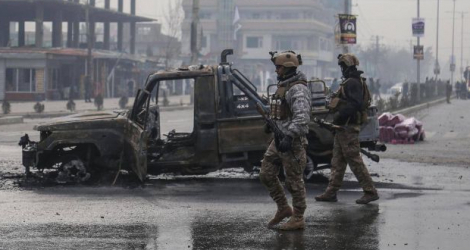 Une voiture explosée à Kaboul, en Afghanistan. Photo d'archives AFP