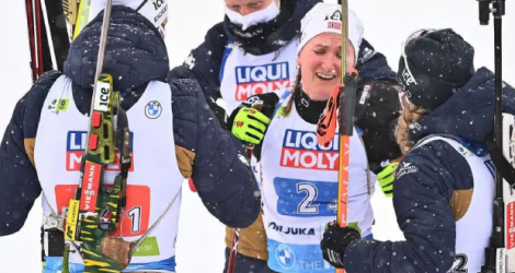 La joie des biathlètes norvégiens vainqueurs du relais mixte 4x7,5 km aux Mondiaux de Pokljuka, en Slovéniae, le 10 février 2021 Joe Klamar AFP