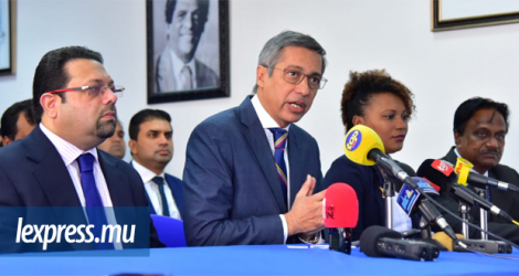 Xavier Duval, le leader des bleus, a tenu à féliciter les participants de la marche du 13 février dernier, lors d’une conférence de presse ce matin. 