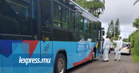 Les enfants fréquentant l’école maternelle Melbees ont embarqué à bord des bus pour la quarantaine hier…