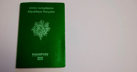 Ce «passeport vert» numérique permettra aux vaccinés de voyager plus facilement.