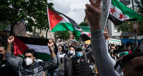 Des manifestants pro-palestiniens défilent dans les rues de Berlin le 15 mai 2021. afp.com - STEFANIE LOOS
