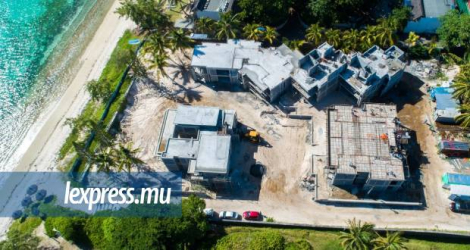 Le projet «Aurore Beach Villas» se trouve au centre de la controverse mais son «project manager» dément agir dans l’illégalité.