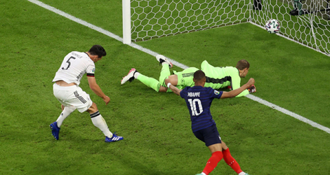 L'équipe de France a ouvert le score contre l'Allemagne à Munich ce mardi, pour son entrée en lice à l'Euro, grâce à un but contre son camp de Mats Hummels. 