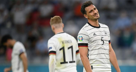 La réaction du défenseur allemand Mats Hummels, après avoir marqué contre son camp, lors du match (groupe F) de l’Euro 2020 contre la France, le 15 juin 2021 à Munich.