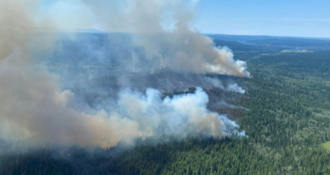 Un feu de forêt près de Deka Lake, dans la province canadienne de Colombie Britannique, le 2 juillet 2021 afp.com - -