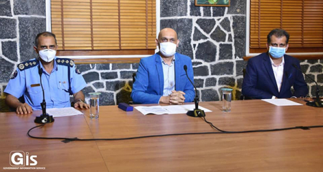 Le DCP Jhugroo, le ministre Jagutpal et Zouberr Joomaye du NCC étaient face à la presse ce jeudi 15 juillet.