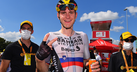 Matej Mohoric (Bahrain) a remporté en solitaire la 19e étape du Tour de France.