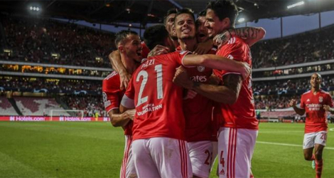 La joie des joueurs de Benfica sur le but de Julian Weigl face au PSV Eindhoven à Lisbonne, le 18 août 2021.