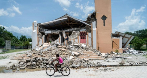 Une église détruite par le séisme à Chardonnières, en Haïti, le 18 août 2021.