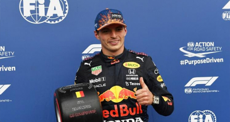 Le Néerlandais Max Verstappen (Red Bull) après avoir obtenu la pole position lors des qualifications du GP de F1 de Belgique, le 28 août 2021 à Spa-Francorchamps.