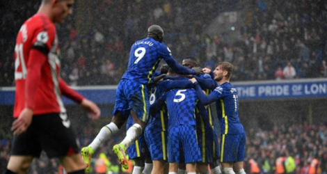 La joie des joueurs de Chelsea, après le 3e but marqué par le défenseur Ben Chilwell face à Southampton, lors de leur match de Premier League, le 2 octobre 2021 au Stade de Stamford Bridge.