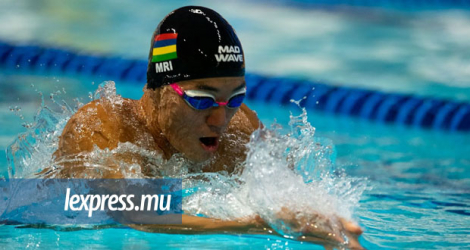 Le temps de Jonathan Chung Yee réalisé au 100 brasse en Allemagne, se situe à 52 centièmes du record national de Maurice, en petit bain