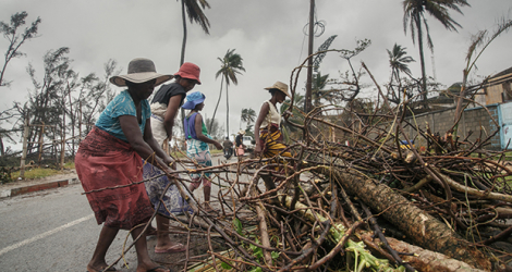 Opération de nettoyage après le passage du cyclone Batsirai à Manjary, le 8 février 2022 à Madagascar.